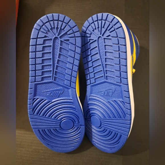 Nike WMNS AirJordan 1 High OG Game Royal and Varsity Maize New Size 9.5 - Picture 7 of 14
